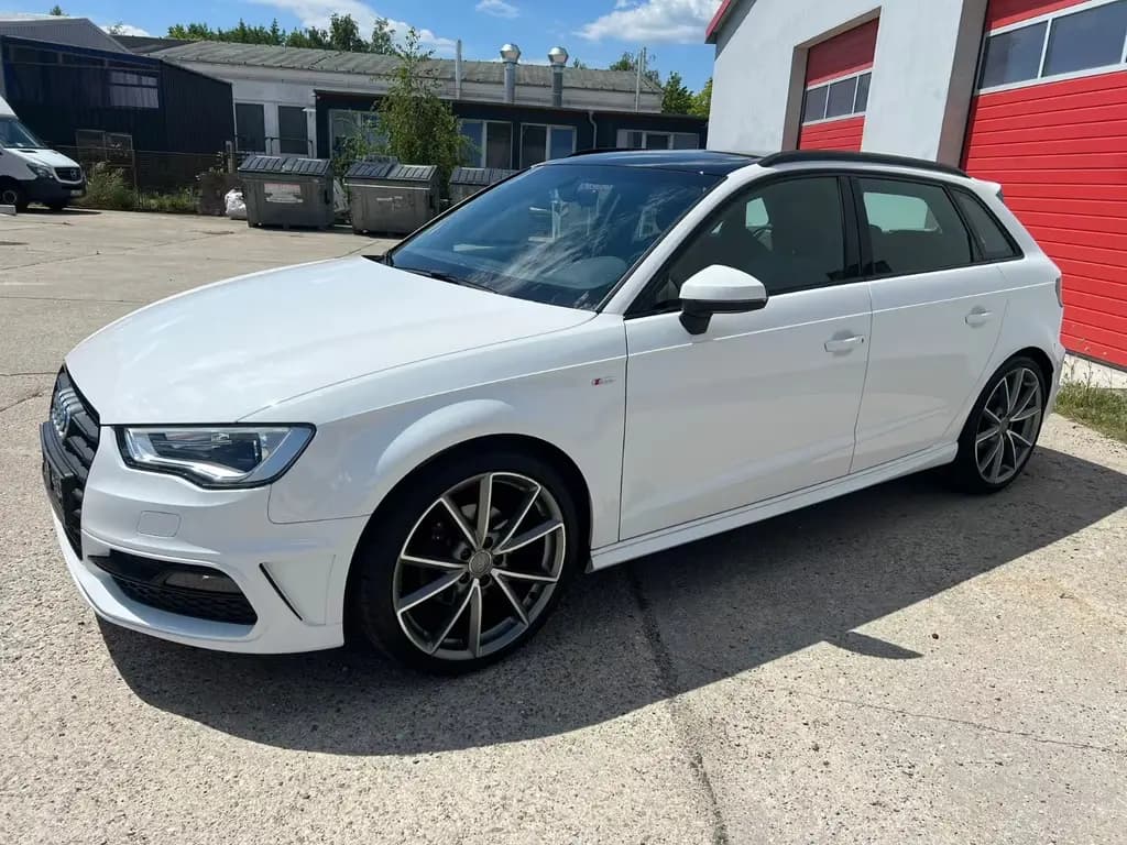 Main__Slider__Photo:Audi A3 Sportback S-LINE PANO DSG B&O 19Zoll NAVI 2HD 12/2015-0