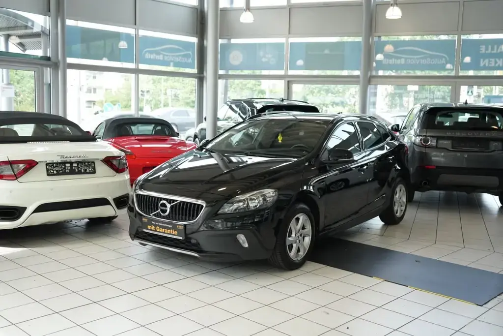 Main__Slider__Photo:Volvo V40 Cross Country Kinetic *2.Hand 06/2016-1