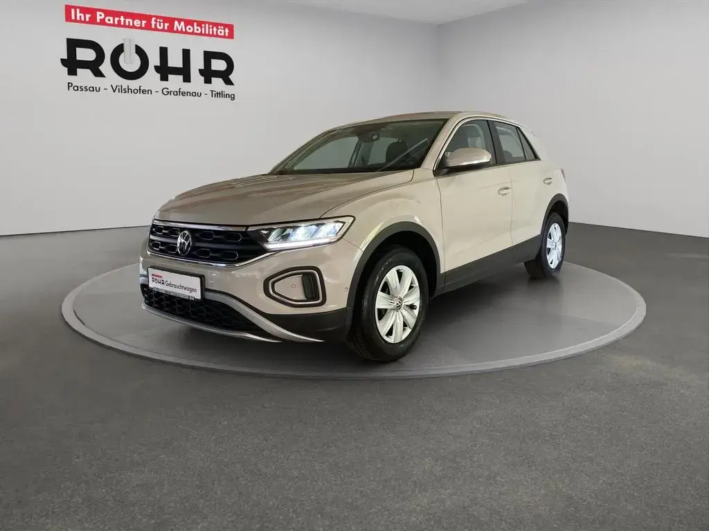 Main__Slider__Photo:Volkswagen T-Roc 1.0 TSI ACC DynLicht LED PDC SHZ Virtual 06/2022-1
