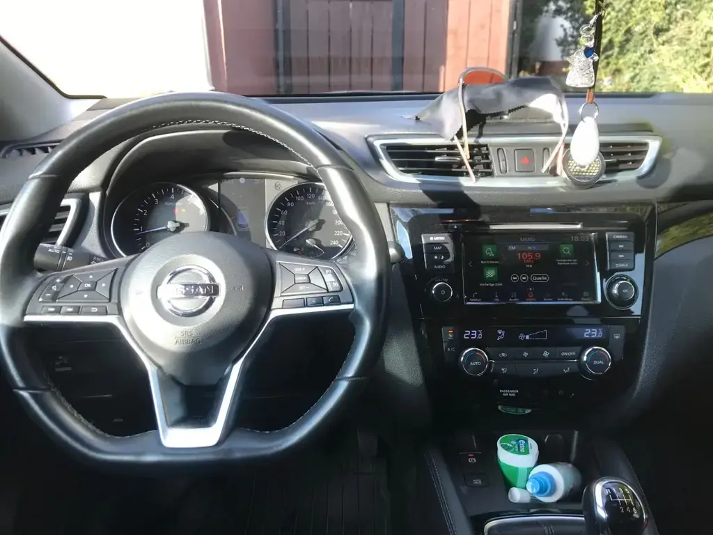 Main__Slider__Photo:Nissan Qashqai 1.3 DIG-T MHEV 140PS Acenta Acenta 03/2021-1