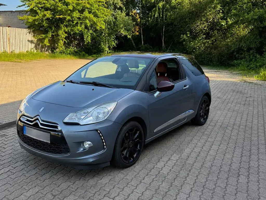 Main__Slider__Photo:Citroën DS3 1.6 THP SportChic 155PS Leder Navi Gepflegt 03/2010-1