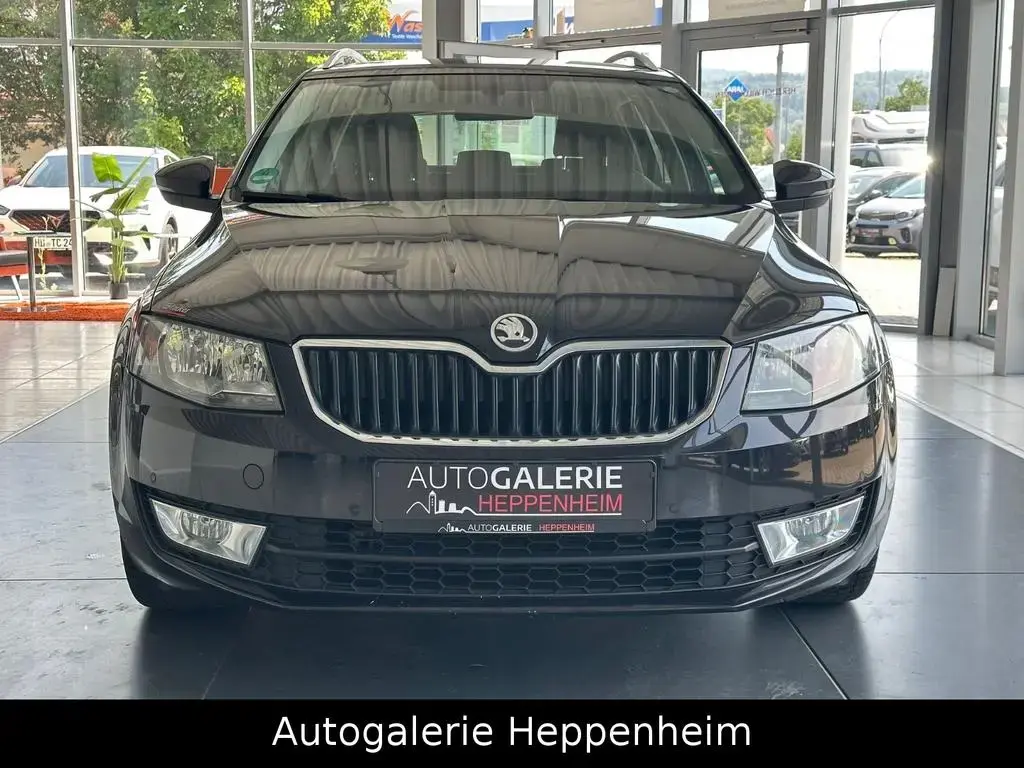 Main__Slider__Photo:Skoda Octavia Combi Ambition 08/2015-1