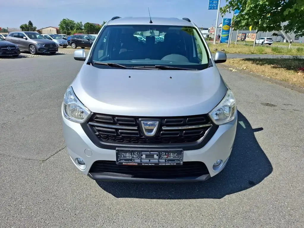 Main__Slider__Photo:Dacia Lodgy Comfort*NAVI*KAMERA*PDC*Sitzhzg*7Sitze* 06/2018-1