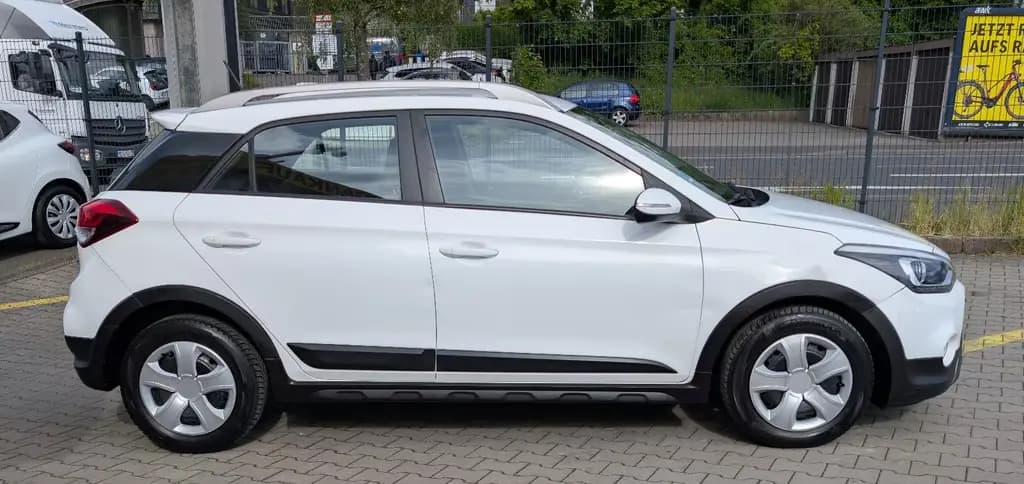 Main__Slider__Photo:Hyundai i20 Active Blue Trend*2.Hand*Temp*PDC*Shz*TüvNeu 12/2016-0