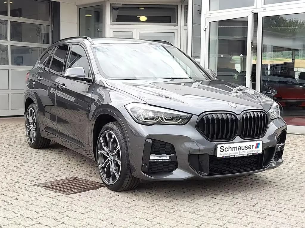 Main__Slider__Photo:BMW X1 xDrive20i M-Sport,LED,NAVI,LEDER,RFK,DAB,MEMO 03/2022-0