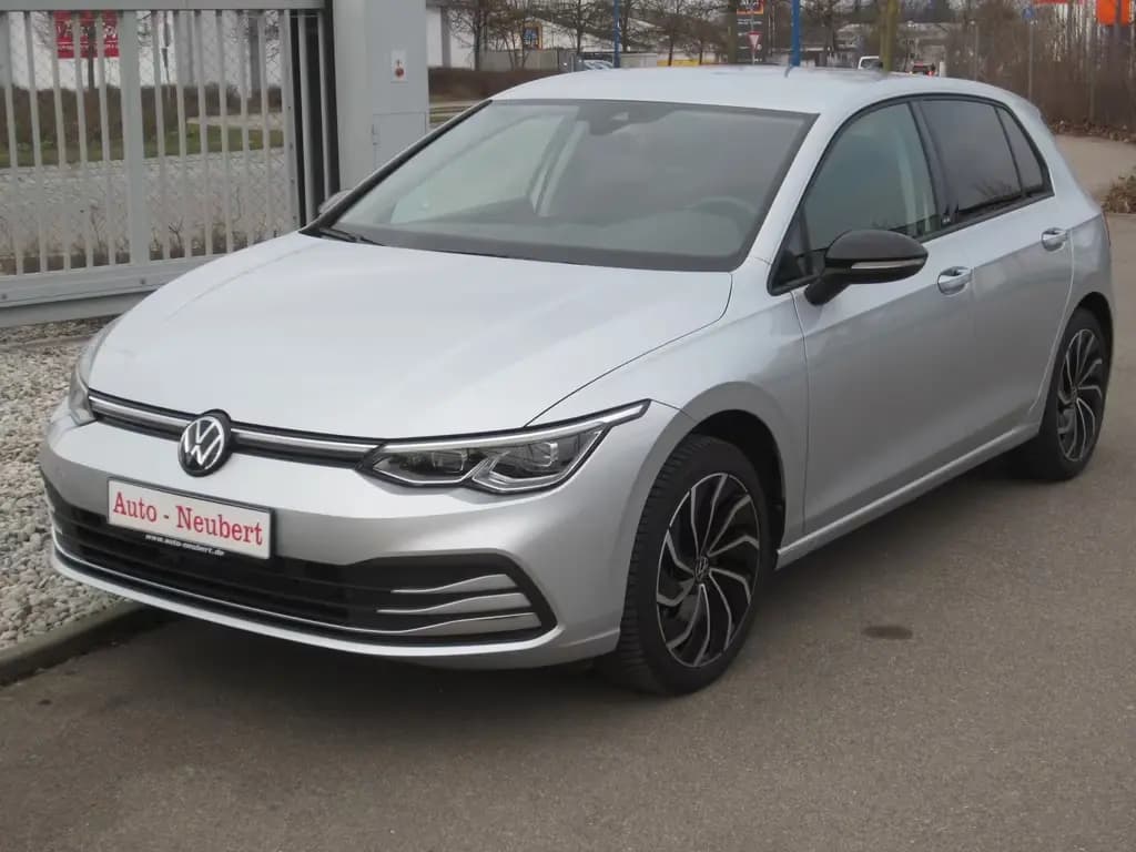 Main__Slider__Photo:Volkswagen Golf VIII Move eTSI 09/2023-0