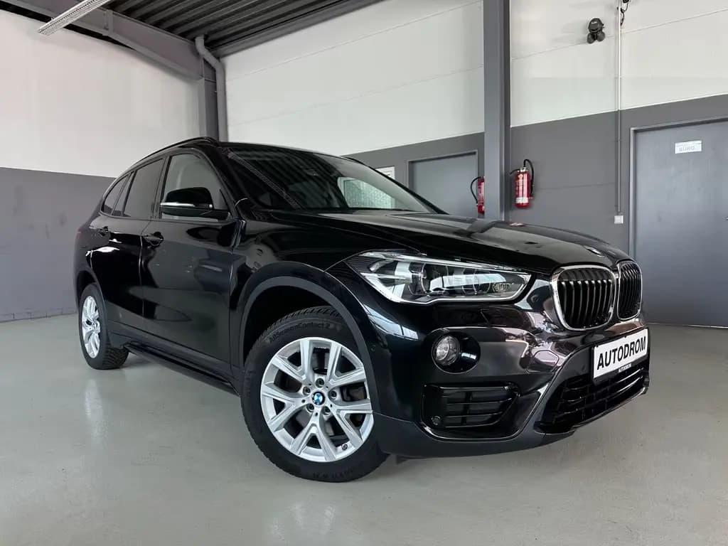 Main__Slider__Photo:BMW X1 xDrive 20 i Sport Line /Fernlichtass./LED/ 05/2017-0