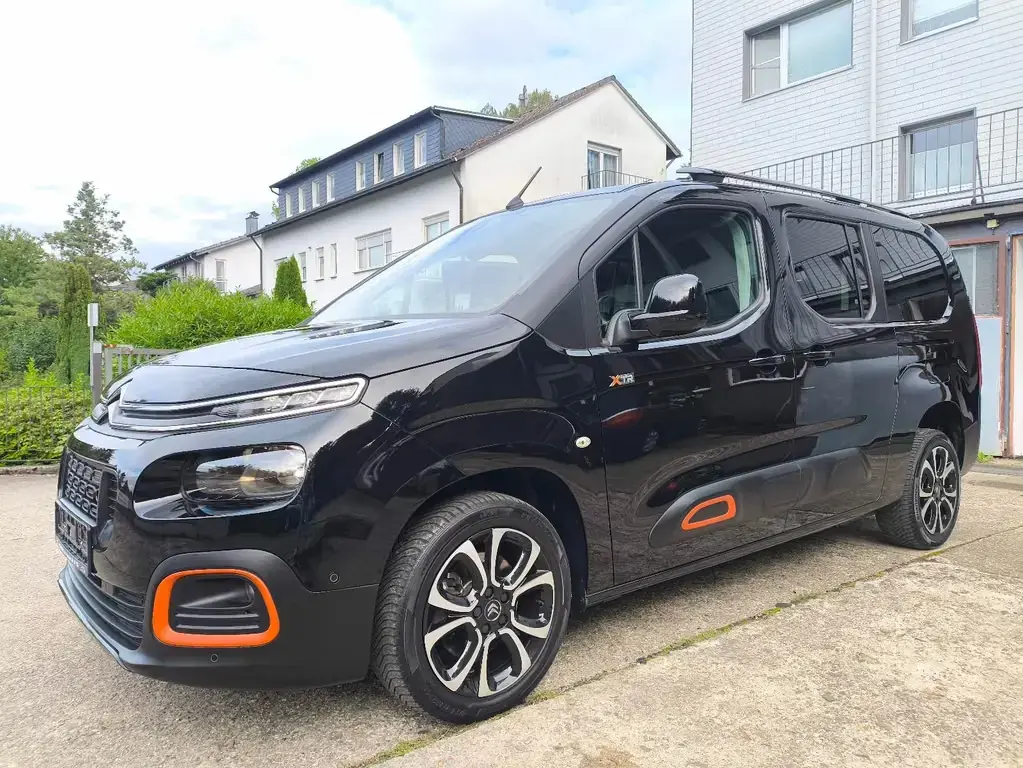 Main__Slider__Photo:Citroën Berlingo Shine XL Automatik*XTR-Paket*7 Sitze 04/2021-1