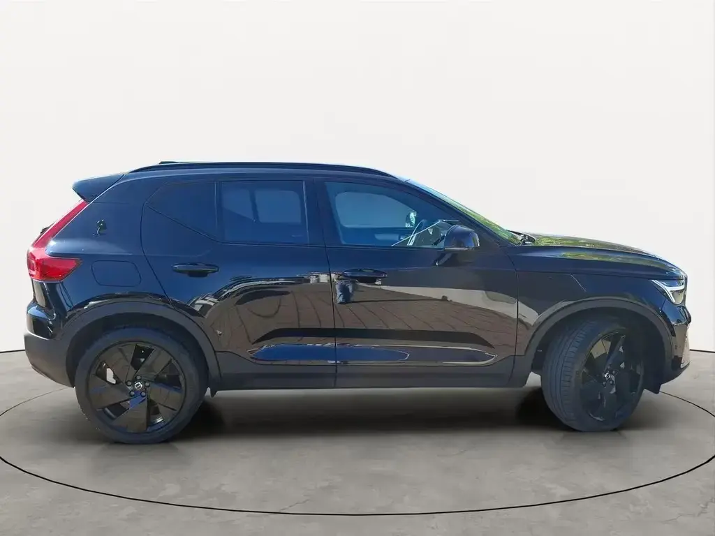 Main__Slider__Photo:Volvo XC40 B3 Black Edition Plus 360° AHK PANO H/K LED 04/2026-1