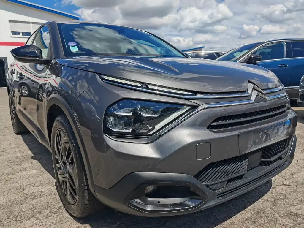 Main__Slider__Photo:Citroën C4 PureTech 130 EAT8 130 LED 18' HUD KAM #51635 12/2022-1