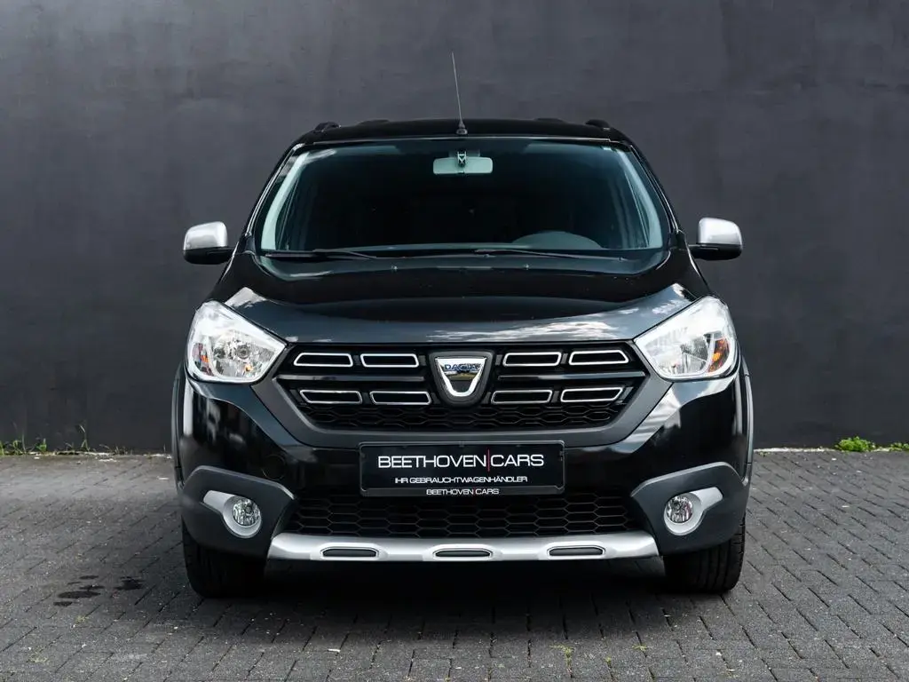 Main__Slider__Photo:Dacia Lodgy Stepway 1 Hand 7 Sitzer Top 12/2018-1