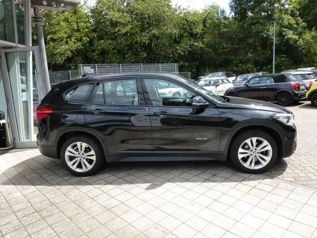 Main__Slider__Photo:BMW X1 sDrive18i Advantage Aut., Leder, Navi, 18" LM 02/2016-1