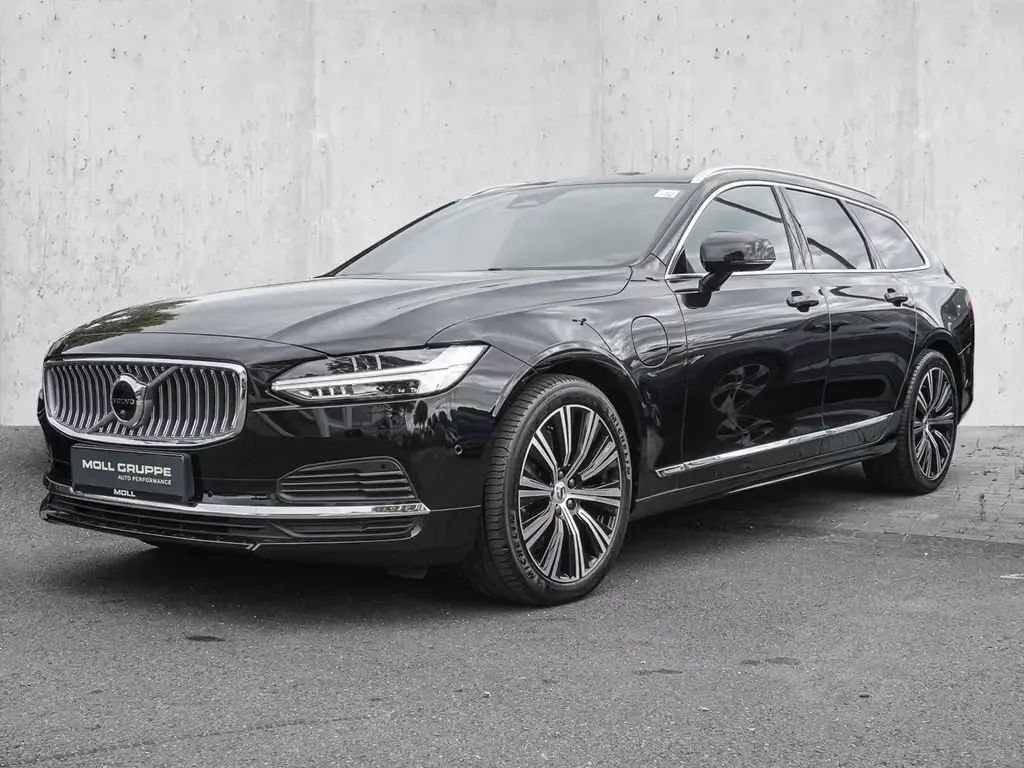 Main__Slider__Photo:Volvo V90 T8 AWD Plus Bright Plug-in Hybrid 360° H&K 05/2023-1