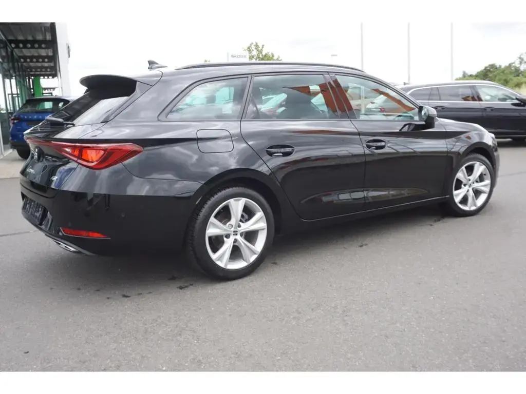 Main__Slider__Photo:Seat Leon FR SpTourer1.5eTSI-DSG|Navi|Winterpak|Visio 06/2025-1