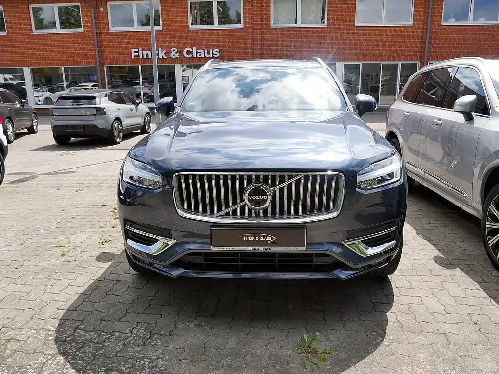 Main__Slider__Photo:Volvo XC90 B5 AWD Plus Bright LUFTFEDERUNG 360° PANO 01/2024-1