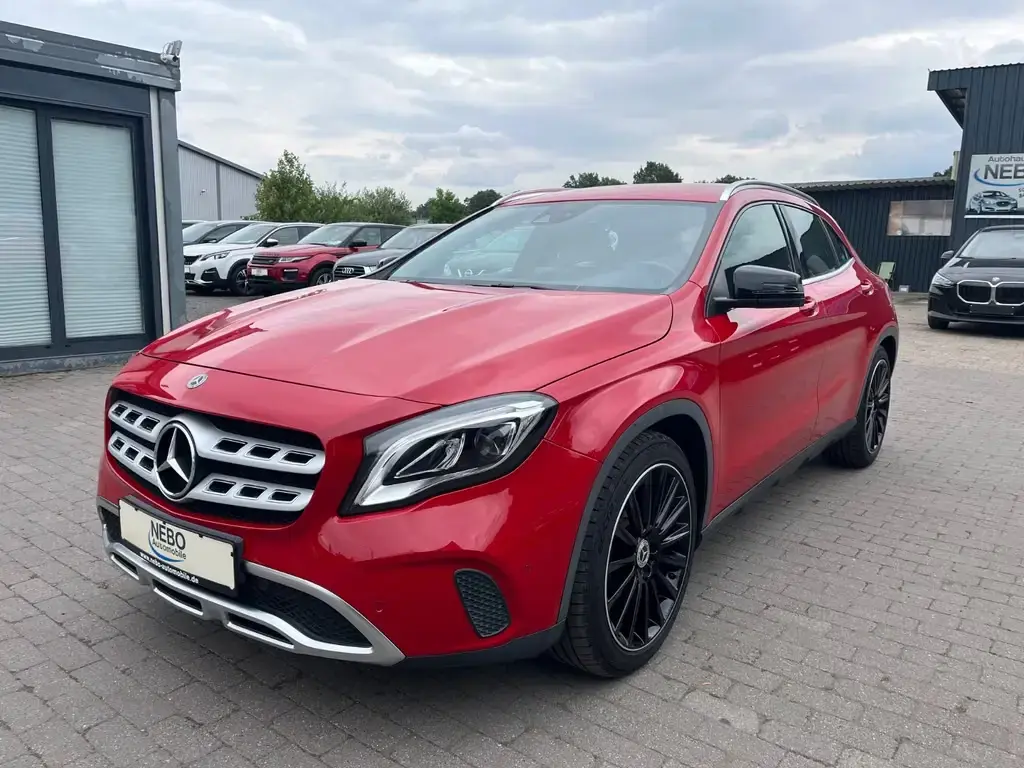 Main__Slider__Photo:Mercedes-Benz GLA 200 Urban Standheizung USB Business Paket 11/2018-1