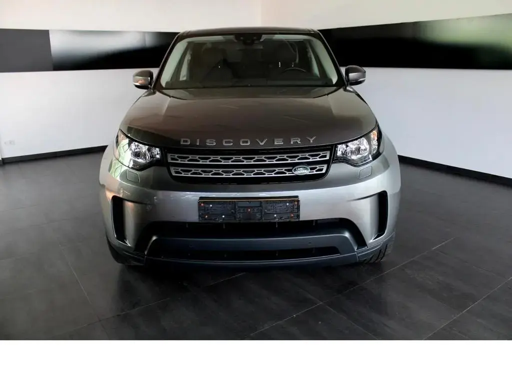 Main__Slider__Photo:Land Rover Discovery 5 S TD4 7-S. NAVI SHZ LUFTFEDERUNG 03/2018-1