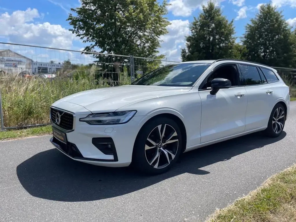 Main__Slider__Photo:Volvo V60 Kombi R Design 2,0 DIESEL/LEDER/AUTOMATIK 05/2020-1