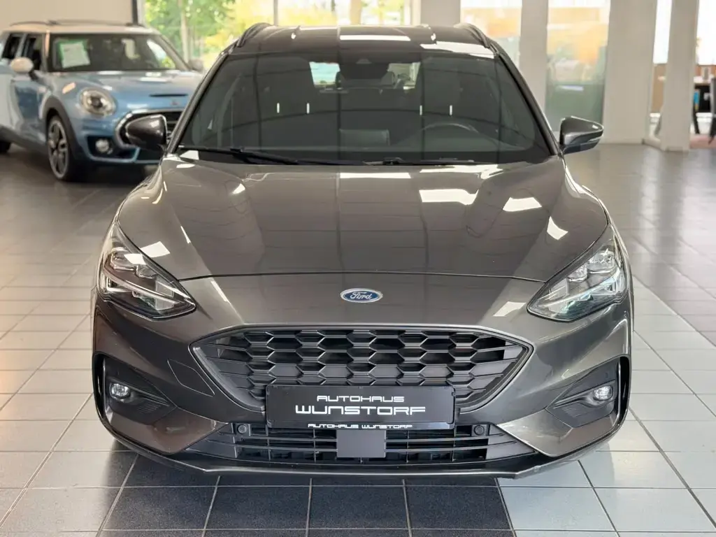 Main__Slider__Photo:Ford Focus Turnier ST-Line 2.0 TDCi AHK/LED/ACC/NAVI/ 10/2019-1