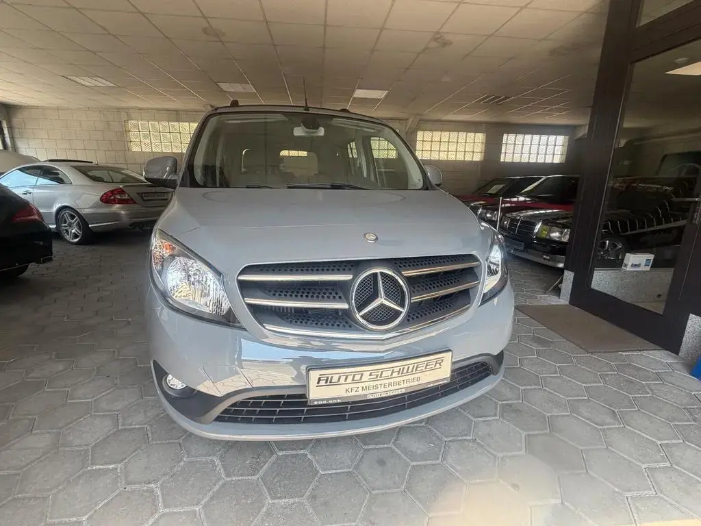 Main__Slider__Photo:Mercedes-Benz Citan Kombi 112 1Hand/Autom/Panor/PDC/Klimaautom 03/2018-1