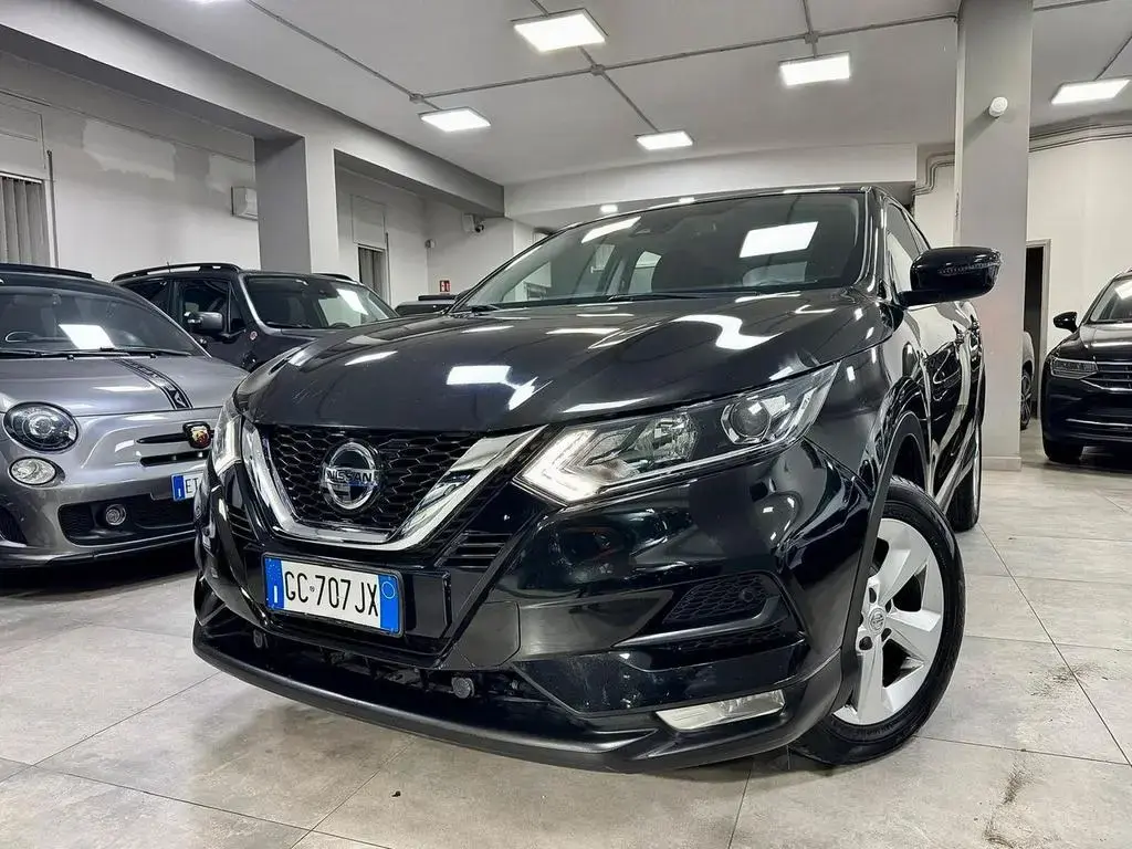 Main__Slider__Photo:Nissan Qashqai 1.7 dCi 150cv 4WD CVT N-Connecta 09/2020-1