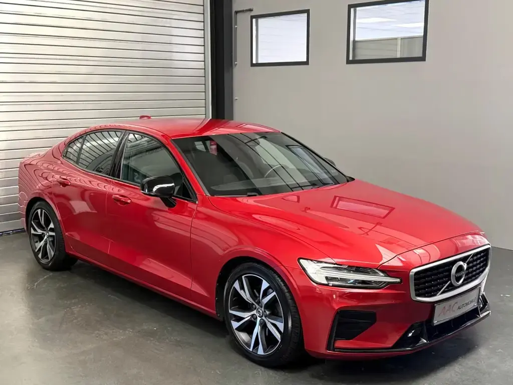 Main__Slider__Photo:Volvo S60 Lim. R Design/ACC/Leder/AHK/Memory/CarPlay 12/2019-1