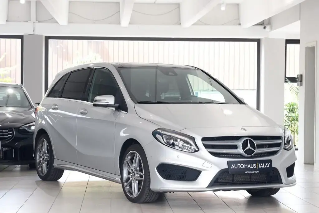 Main__Slider__Photo:Mercedes-Benz B 200 AMG-Line Pano*PDC*Ambnt.*Sitzhzg.* 05/2018-1