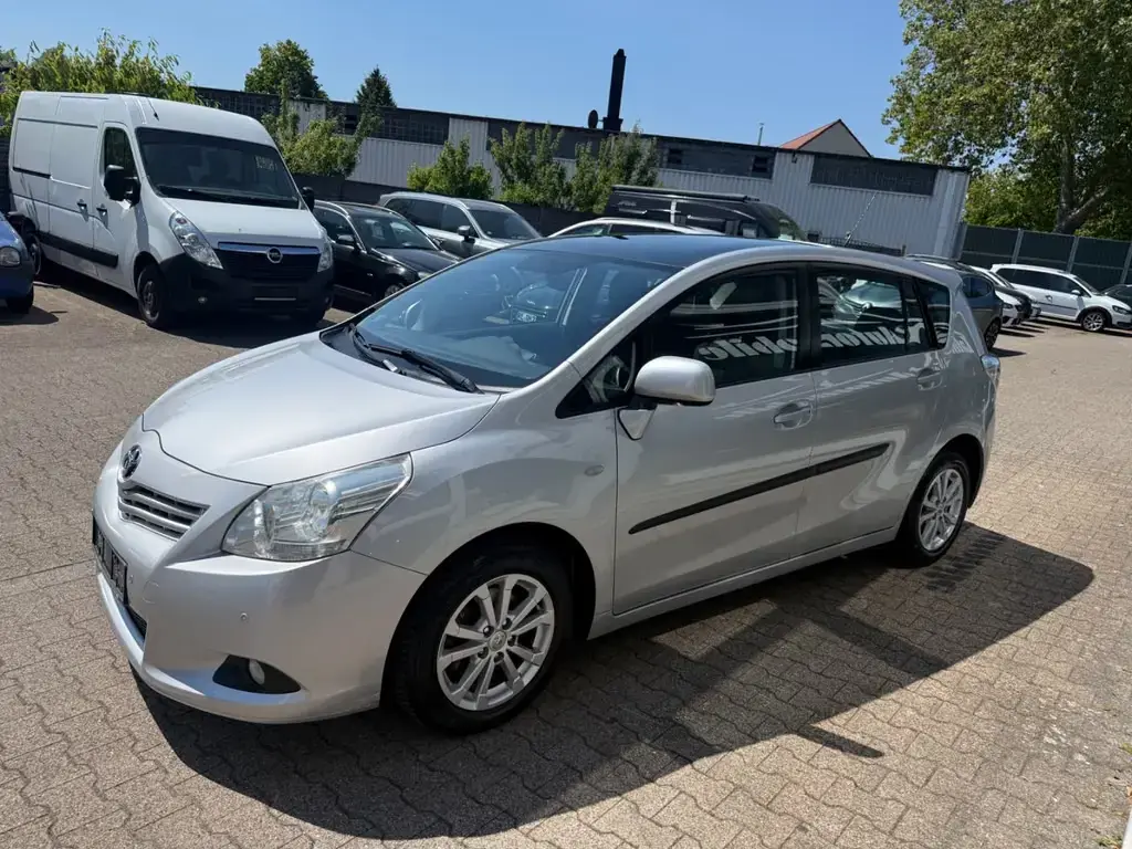 Main__Slider__Photo:Toyota Verso Edition/panoramadach/// 07/2011-1