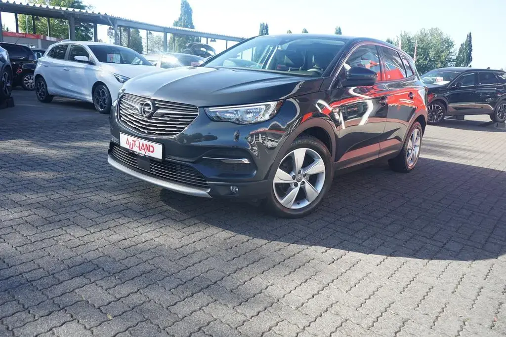 Main__Slider__Photo:Opel Grandland (X) Grandland 1.2 120 Jahre Klimaaut. AHK Navi PDC 03/2019-1