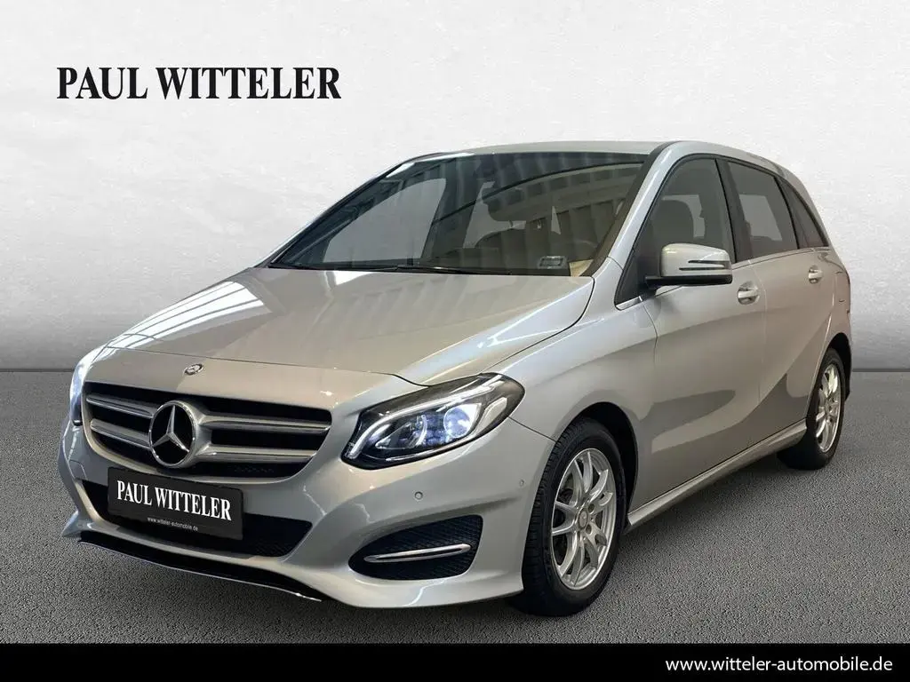 Main__Slider__Photo:Mercedes-Benz B 180 Style Kamera/LED/SHZ/AHK/Tempomat/Sitzkomf 01/2017-1