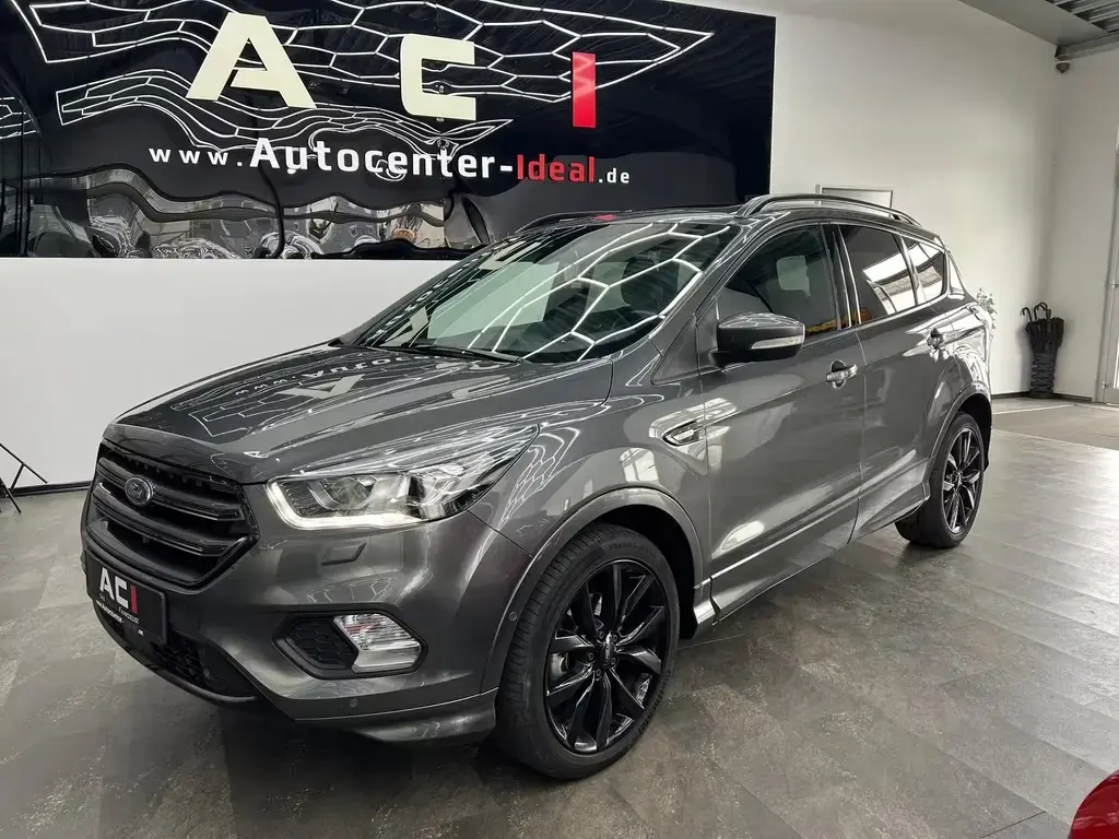 Main__Slider__Photo:Ford Kuga 1.5 EBt. ST-Line, AHK, HU/AU Neu, PanoR., 10/2017-1