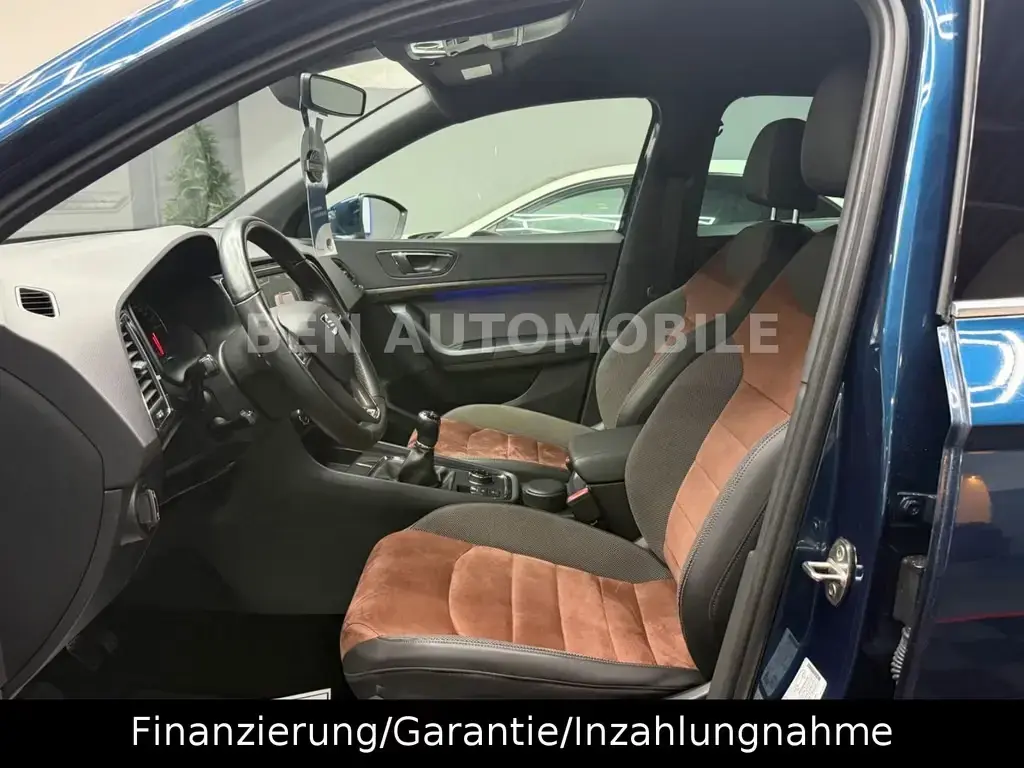 Main__Slider__Photo:Seat Ateca Xcellence 4Drive ACC LED RFK AHK 08/2017-1