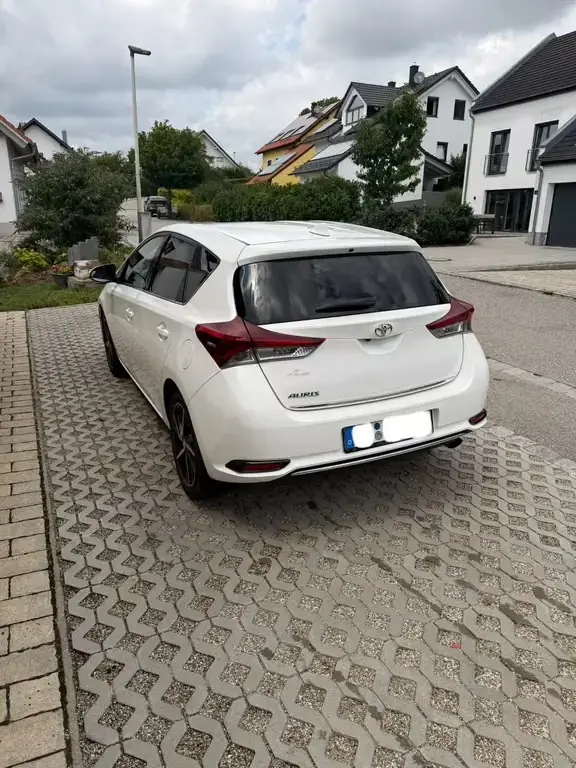 Main__Slider__Photo:Toyota Auris Edition-S+ 1,2-l-Turbo S/S Edition-S+ 11/2017-1