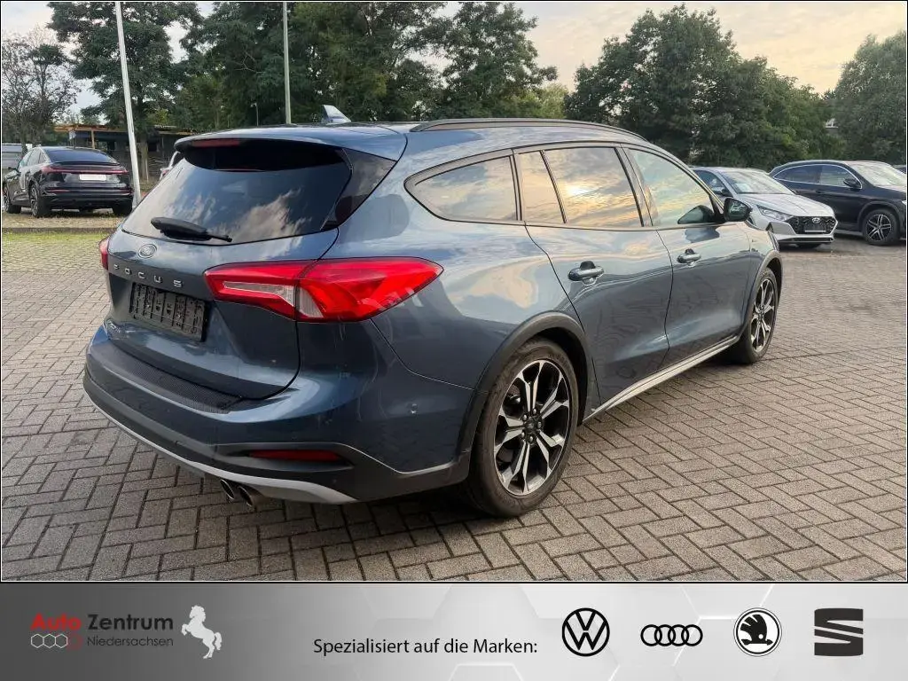 Main__Slider__Photo:Ford Focus Turnier 1.0 EcoBoost AZN-Haus-Förderung* 03/2019-1