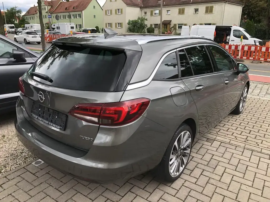 Main__Slider__Photo:Opel Astra K Sports Tourer Ultimate LEDER,KAMERA,PDC, 12/2017-1