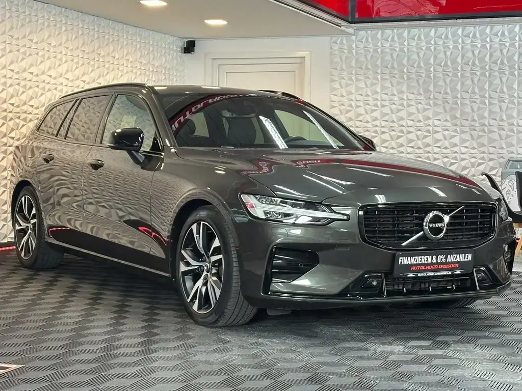 Main__Slider__Photo:Volvo V60 B4 R DESIGN AHK#LED#SHZ#ACC#NAV#SPUR#KEYLESS 02/2022-1