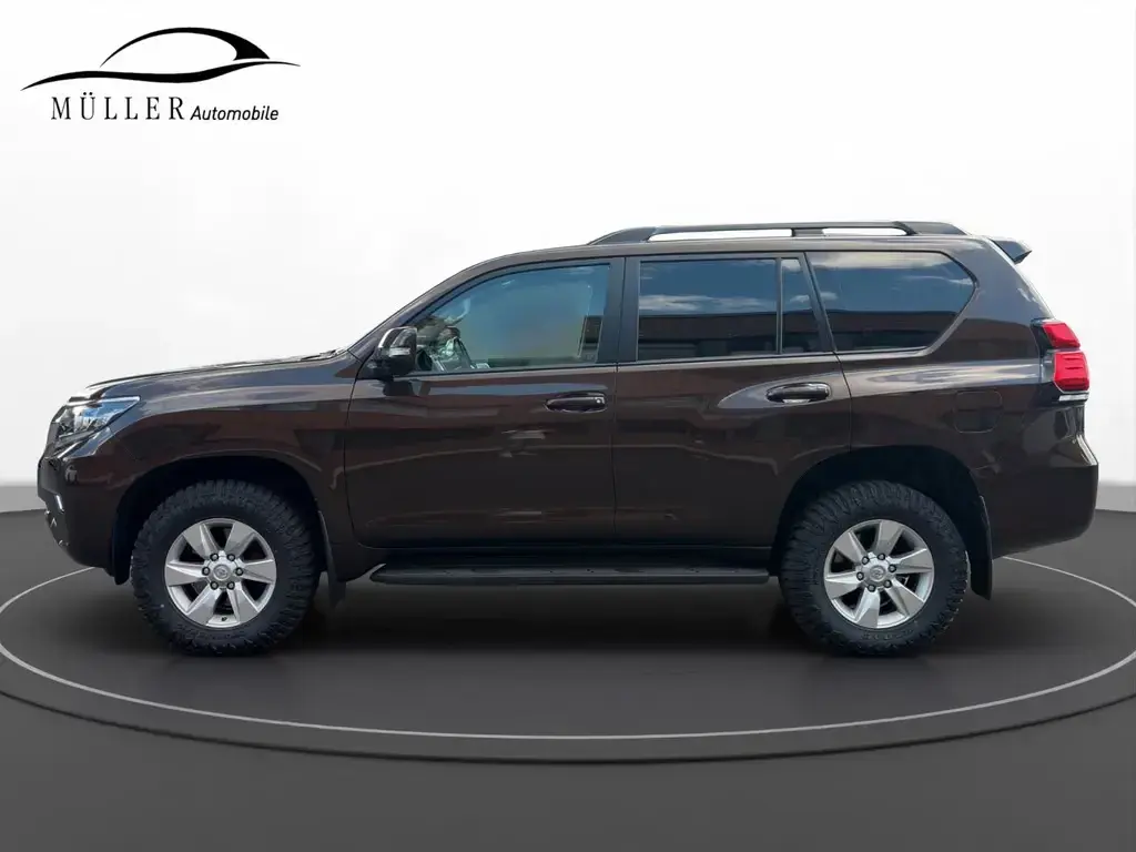 Main__Slider__Photo:Toyota Land Cruiser Comfort Rückfahr 04/2020-1