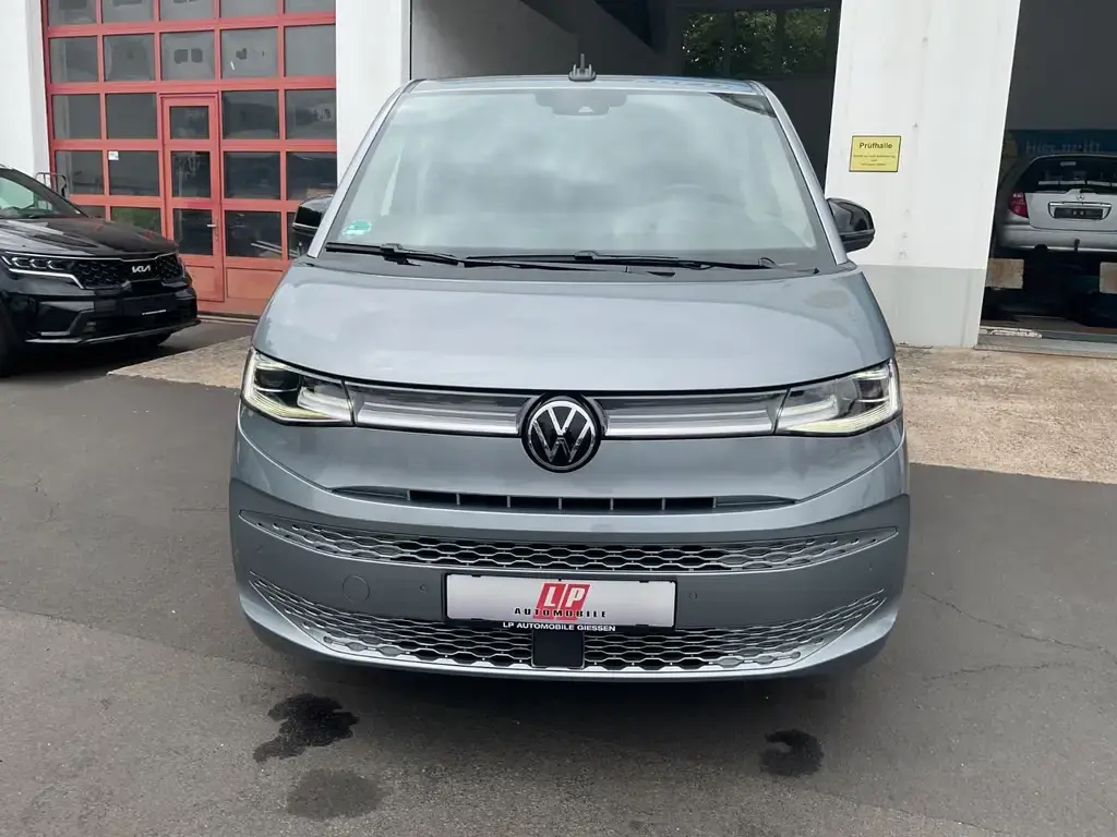 Main__Slider__Photo:Volkswagen T7 Multivan eHybrid LED AHK PANO ACC Kamera 12/2022-1