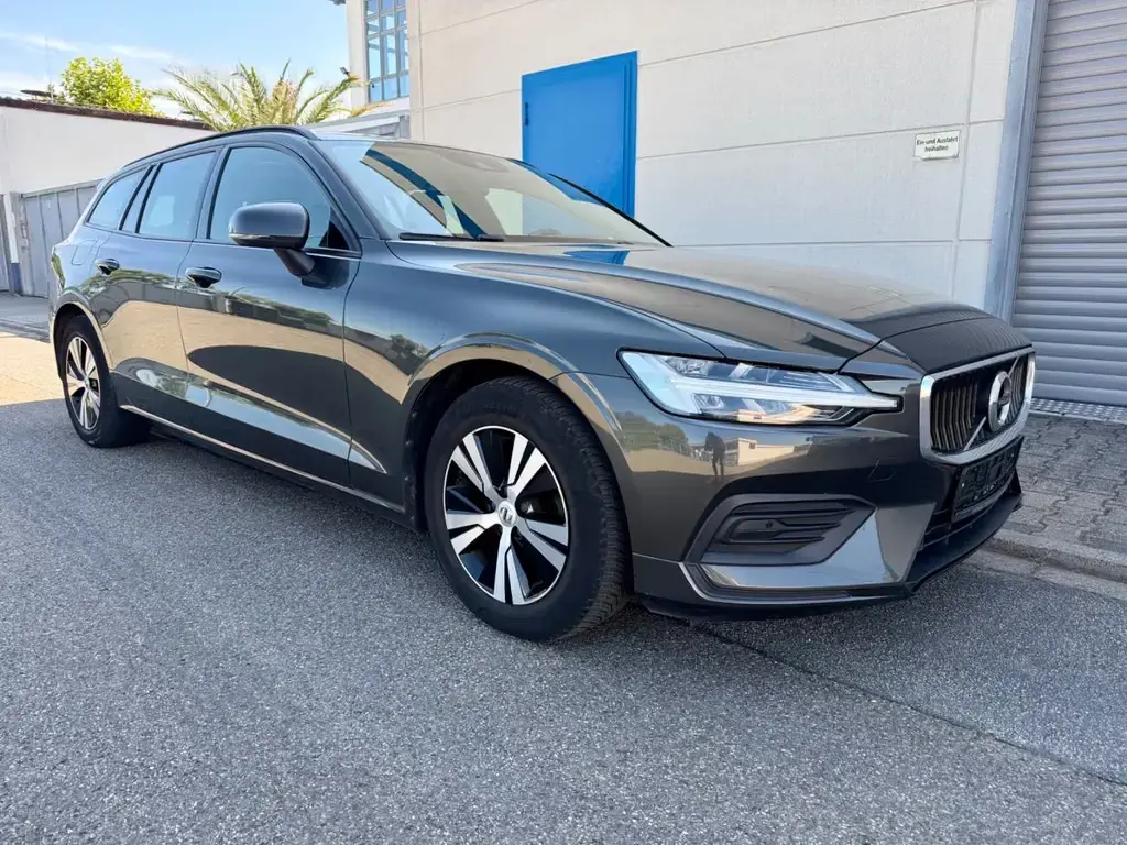 Main__Slider__Photo:Volvo V60 D3 Automatik NAVI + SHZ + STANDHEIZUNG + AHK 06/2019-1