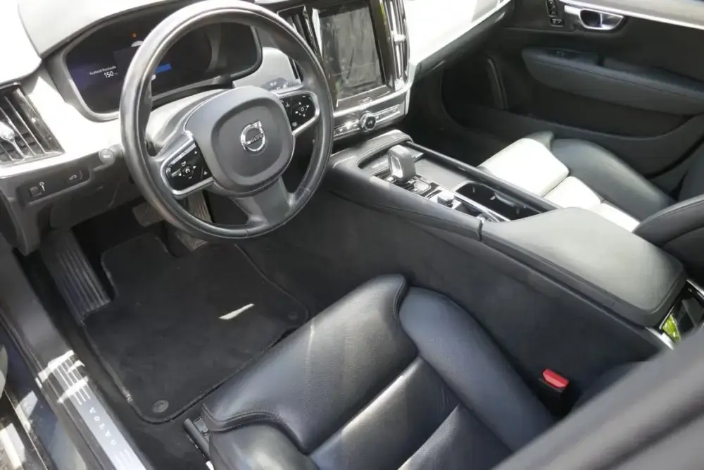 Main__Slider__Photo:Volvo S90 MomentumPro|AWD|LichtPak|19Zoll|Parkassist 12/2021-1