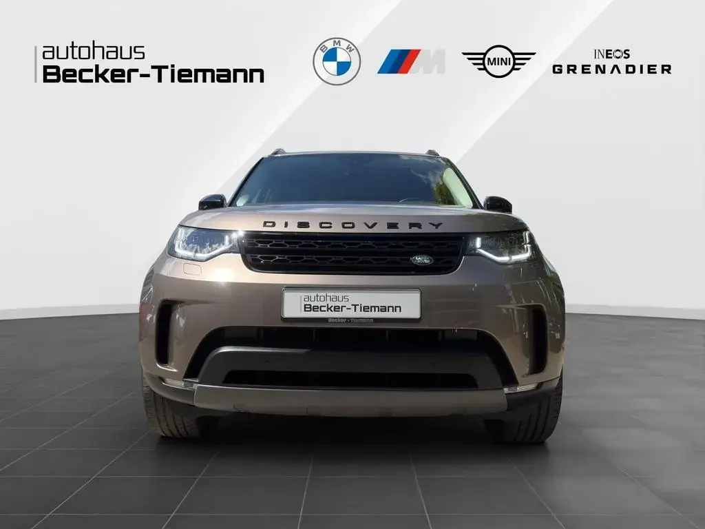 Main__Slider__Photo:Land Rover Discovery 5 SE SD4 AHK Leder 7-Sitzer Adapt. LED 04/2018-1