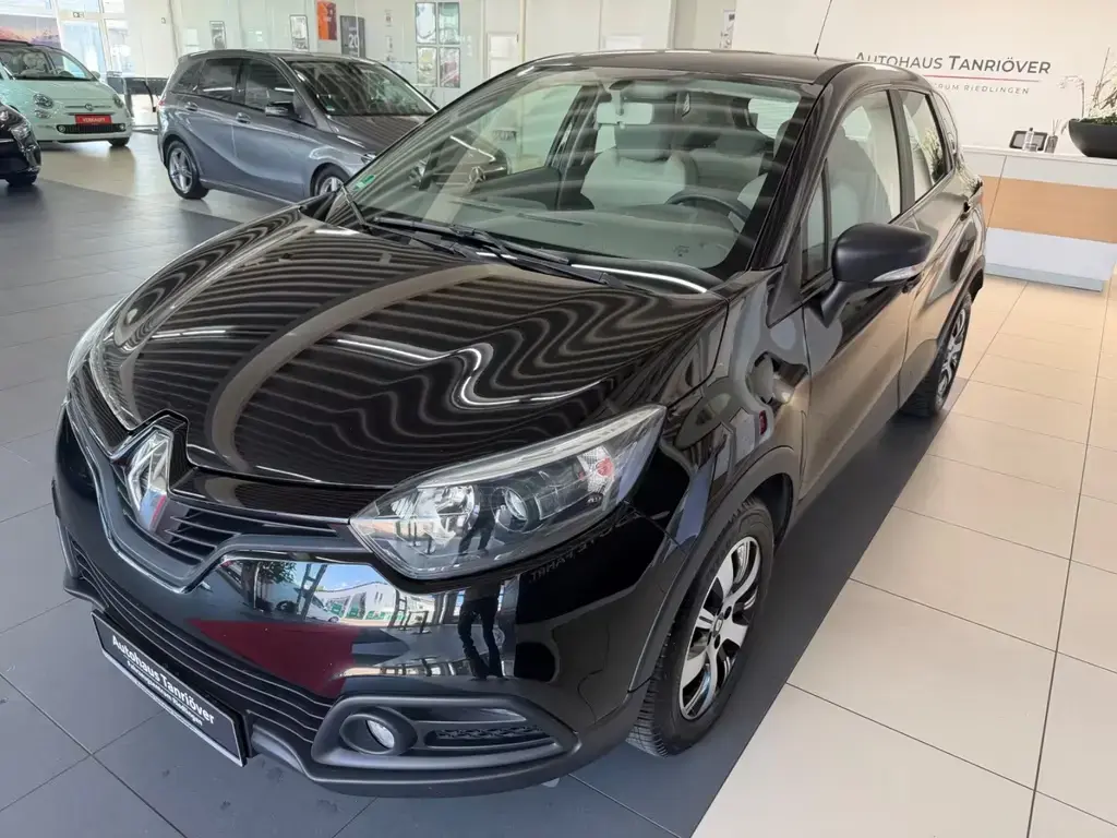 Main__Slider__Photo:Renault Captur Luxe 11/2017-1