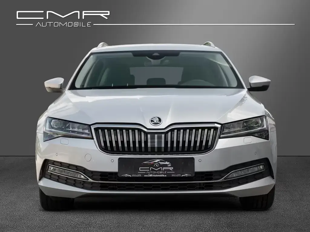 Main__Slider__Photo:Skoda Superb Style AHK PANO Progressivlenkung DAB+ 11/2022-1