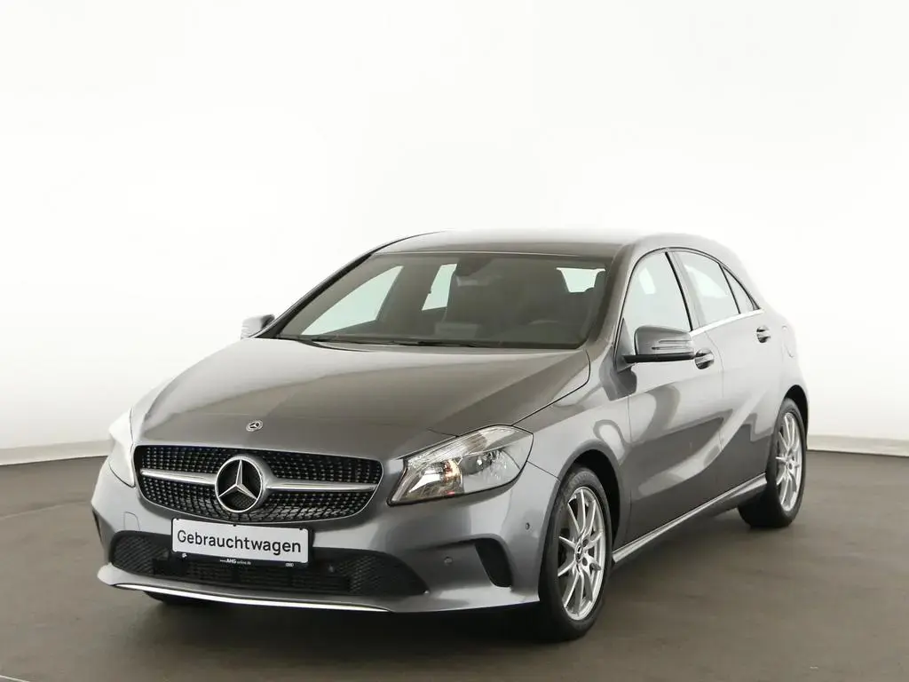 Main__Slider__Photo:Mercedes-Benz A 180 BlueEfficiency  Navi Kamera Alufelgen PDC 10/2017-1