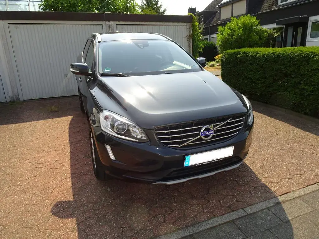 Main__Slider__Photo:Volvo XC60 D3 Geartronic Summum EZ12/2015 | Scheckheft 11/2015-1