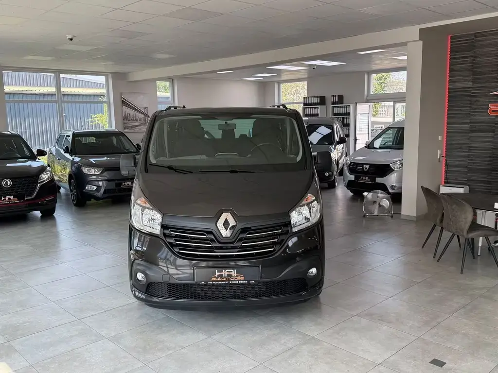 Main__Slider__Photo:Renault Trafic L1H1 Expression Navi/Klima/8-Sitzer 07/2018-1