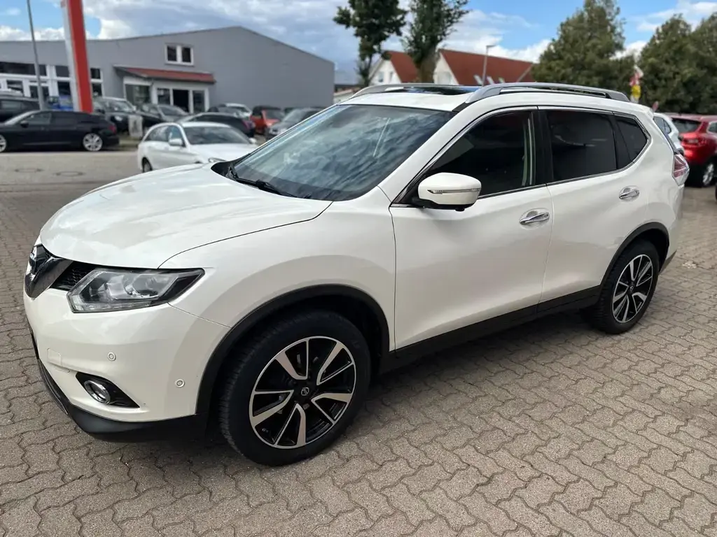 Main__Slider__Photo:Nissan X-Trail Tekna 4x4/PANO/NAVI/LEDER/SHZ/TEMP/KAM 03/2016-1