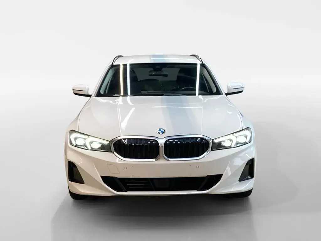 Main__Slider__Photo:BMW 318 i Touring Aut. AHK+ACC+SHZ+Fernlichtass.+ 04/2024-1