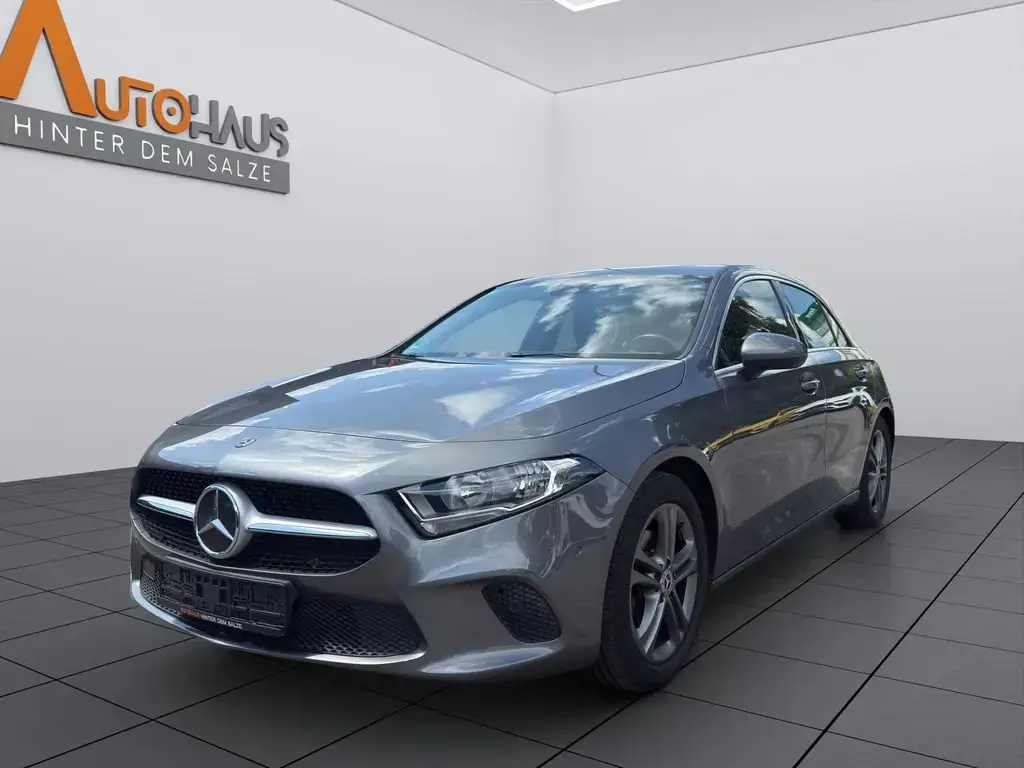 Main__Slider__Photo:Mercedes-Benz A 180 |SHZG|NAVI|VIRT|PDC|TEMP|LM 09/2019-1