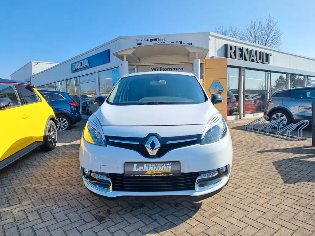 Main__Slider__Photo:Renault Scenic III BOSE Edition Standheizung AHK 07/2016-1